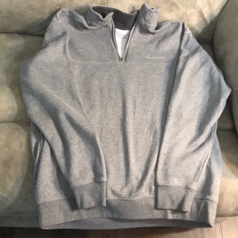 Columbia Men’s sweatshirt